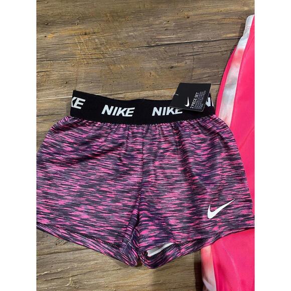 Nike Lot of 2 Pants and Shorts Toddler Girls NWT Sz 2T/24m - Picture 3 of 6